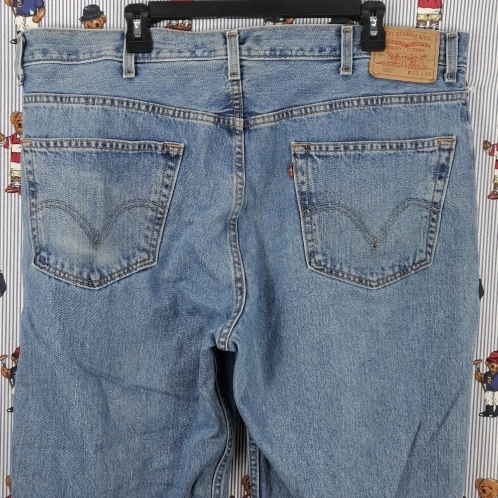 Levi's 550 relaxed fit med light wash straight leg baggy legs denim jeans 42/30